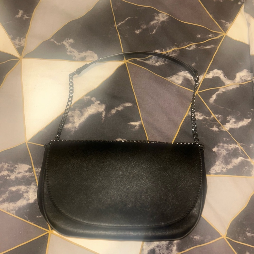 Shoe Dazzle Black Chain Shoulder Bag